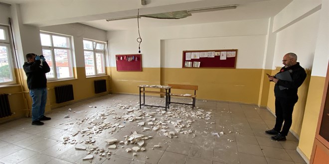 Ders esnasında tavan düştü: 7 öğrenci yaralandı