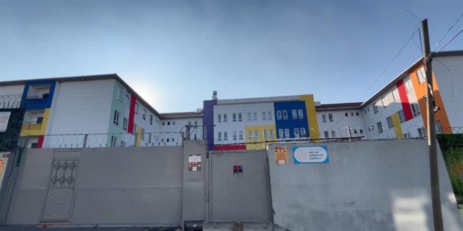 Okula zorla girmeye çalışan veli, hamile öğretmene saldırdı