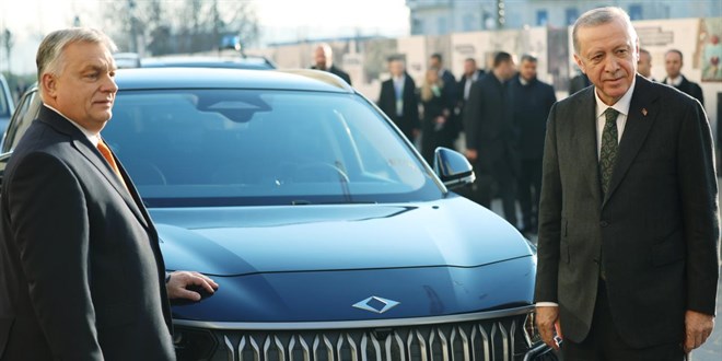 Erdoğan, Macaristan Başbakanı Orban'a Togg hediye etti