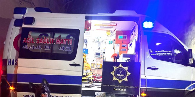 Özel bir ambulansta uyuşturucu sevkiyatı polise takıldı