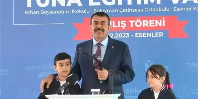 Bakan Tekin'den Tevfik Göksu'ya: Yanlışlıkla büyükşehir belediye başkanım diyecektim