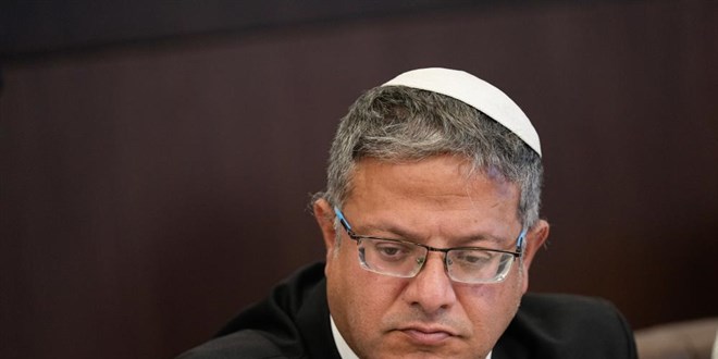 İsrail kabinesinde 'camide hoparlörlerden Yahudi duası okunması' krize neden oldu