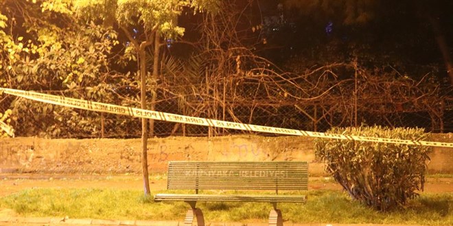 Boşanma aşamasındaki eşini parkta öldürdü