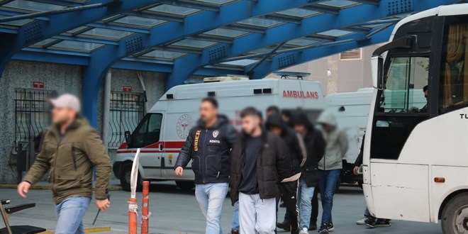 Konya merkezli dolandrclk operasyonunda yakalanan 15 zanl tutukland