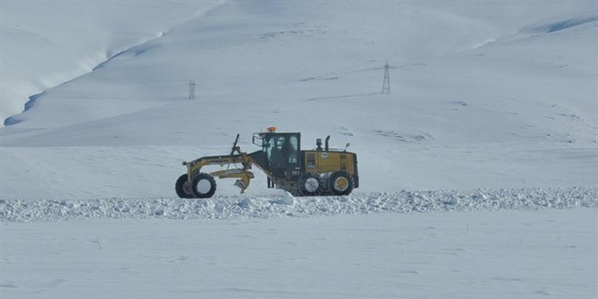 Kars'ta 33 köy yolu ulaşıma kapandı