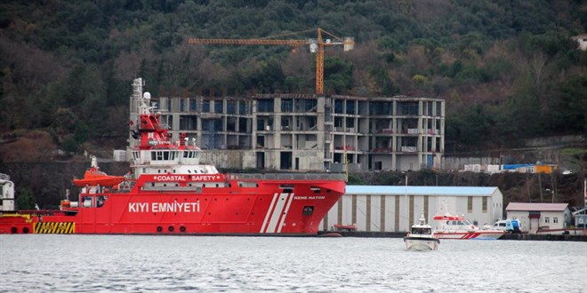 Zonguldak'ta batan geminin kayıp personellerini arama çalışmaları sürüyor