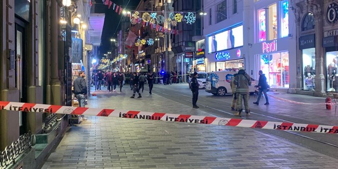 İstiklal Caddesi gaz kaçağı nedeniyle bir süre yaya geçişine kapatıldı