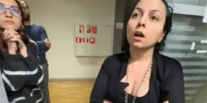 Mescide ayakkabıyla giren akademisyen hakkında inceleme başlatıldı