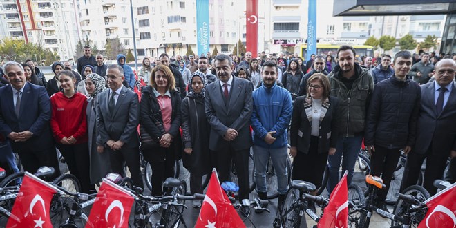 Gaziantep'te 40 bin öğretmene bisiklet dağıtıldı