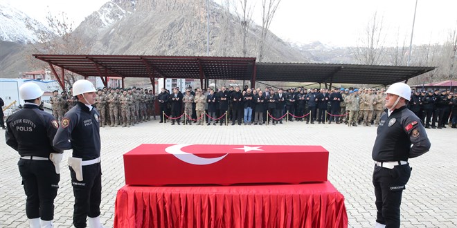 Hakkari'de görevli polis memuru kalp krizi sonucu hayatını kaybetti