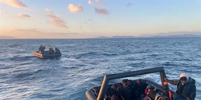 İzmir açıklarında 96 düzensiz göçmen kurtarıldı