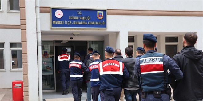 Edirne'de yurt dna kama giriimindeki 8 terr rgt mensubu yakaland