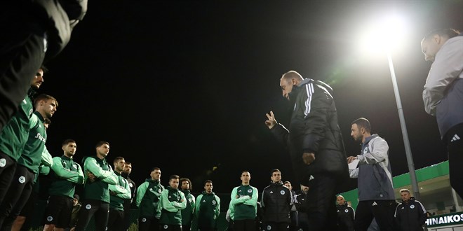 Fatih Terim, Panathinaikos'un başında ilk antrenmanına çıktı