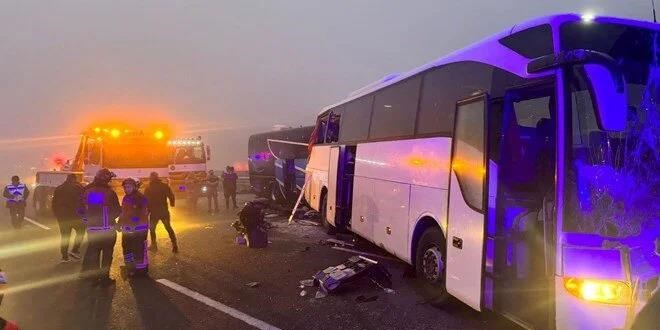 Kuzey Marmara Otoyolu'nda 10 kişi öldü, 57 kişi yaralandı
