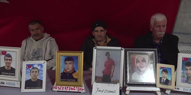 Diyarbakır anneleri yeni yılda da evlatlarına kavuşma umudunu koruyor
