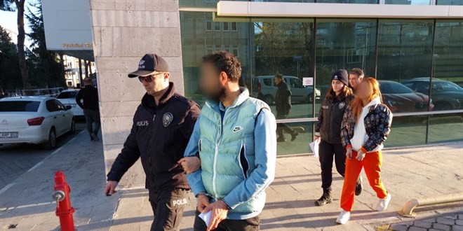 Hastanedeki doktor odasndan 35 bin lira alan 2 kii yakaland