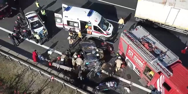 Kuzey Marmara Otoyolu'ndaki zincirleme kazada yaralanan 45 kişi taburcu edildi