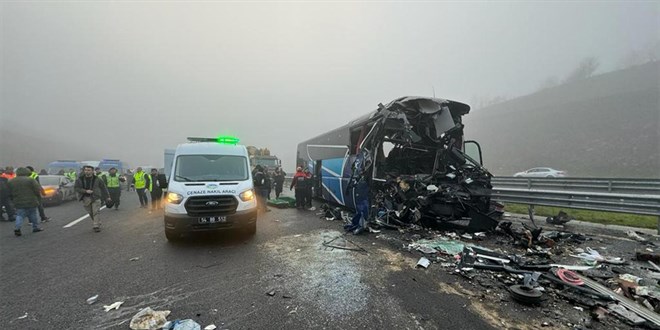 Kuzey Marmara Otoyolu'ndaki kazayla ilgili 3 sürücü tutuklandı