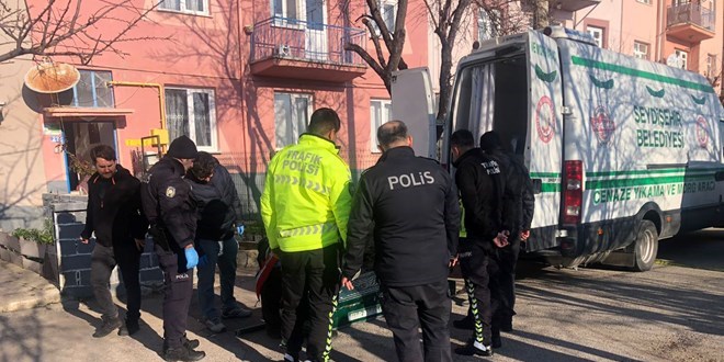 Eski eşi ve kızını öldüren diş teknisyeni tutuklandı