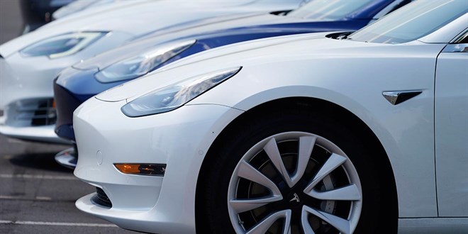 Tesla artk dnyann en byk elektrikli otomobil reticisi deil