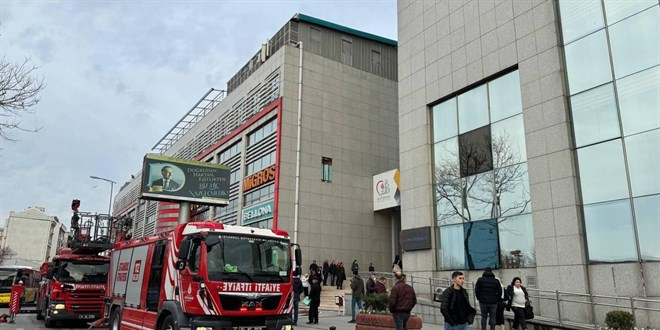 Bayrampaşa Belediyesinde çıkan yangın söndürüldü