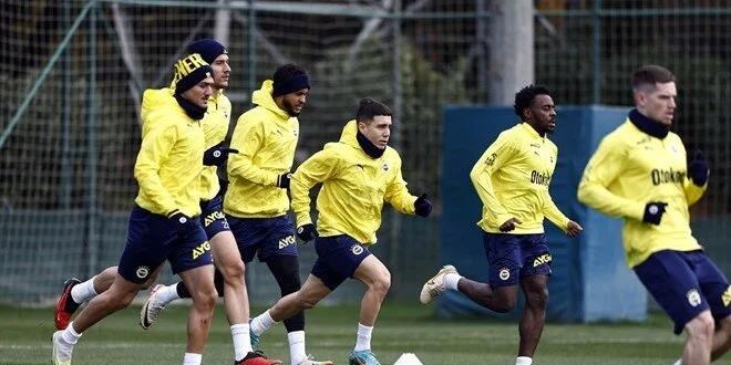Fenerbahçe'de ayrılık listesi belirlendi