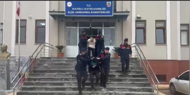 Atatrk'e, ehitlere ve vatana hakaret eden iki karde tutukland