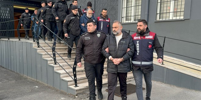 Bursa'daki kar payı dolandırıcılığı soruşturmasında 6 zanlı adliyede