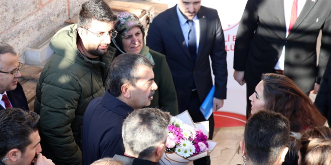 Milli Eğitim Bakanı Tekin, Sivas'ta öğretmenlerle buluştu