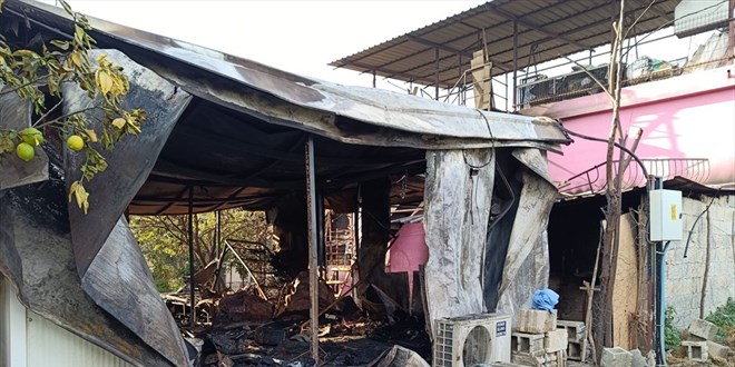 Hatay'da prefabrik evde çıkan yangında 2 çocuk öldü