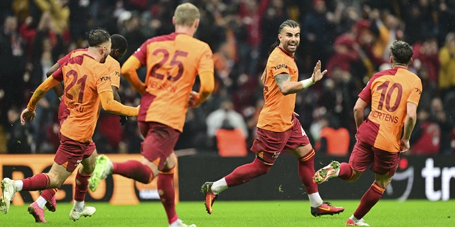 Galatasaray, 3 puanı 3 golle aldı