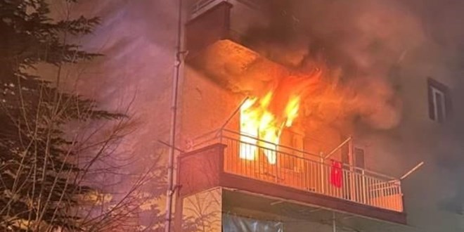 Çakmakla oyun evi yaktı, 16 kişi hastanelik oldu