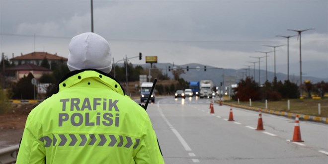 Erzurum'da trafik kurallarna uymayan 2 bin 412 srcye ceza