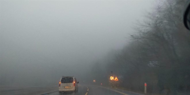 Bolu Dağı'nda yoğun sis ve sağanak