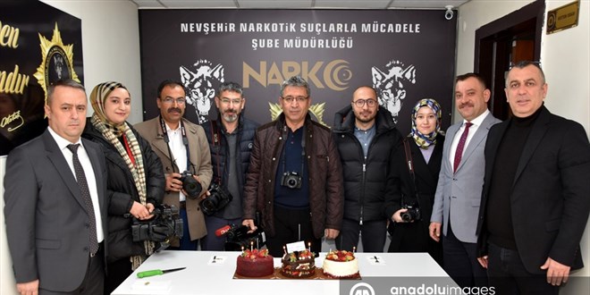 Bu sefer gazeteciler operasyon için davet edildi, pasta kesildi