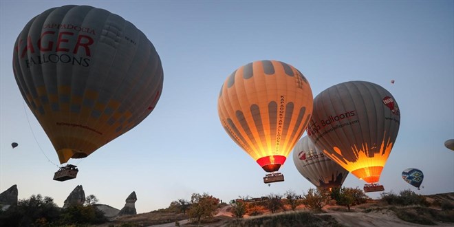 Kapadokya'da balon turlarna rzgar engeli