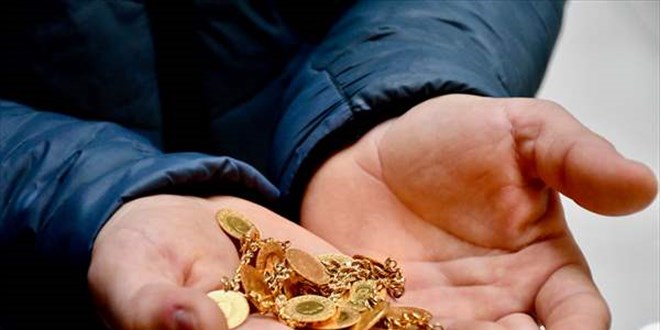 Kocaeli'de poette bulunan altnlar sahibine teslim edildi