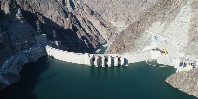 Türkiye'de her üç lambadan biri HES'lerin enerjisini kullanıyor