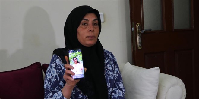 Depremden sonra kaybolan kızını 11 aydır bulamadı
