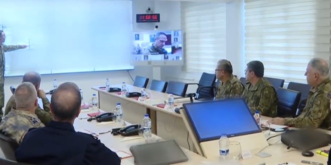 Milli Savunma Bakanı, Pençe-Kilit Harekat bölgesindeki son duruma ilişkin bilgi aldı