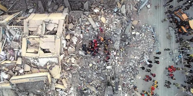 'Depremden sonra cesetler torbalarla tand' iddialarna ilikin aklama