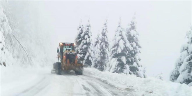 Giresun'da 45 ky yolu kar nedeniyle ulama kapand
