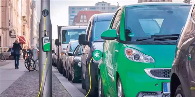 Enerji verimliliğinde yeni dönem, aydınlatma direkleri şarj istasyonu oluyor