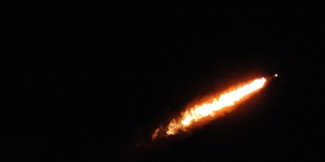 İran, 'bölgedeki terör ve casusluk karargahlarını' balistik füzelerle vurduğunu duyurdu