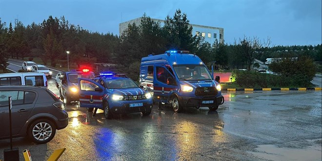 İzmir merkezli 12 ilde DEAŞ operasyonu: 15 gözaltı