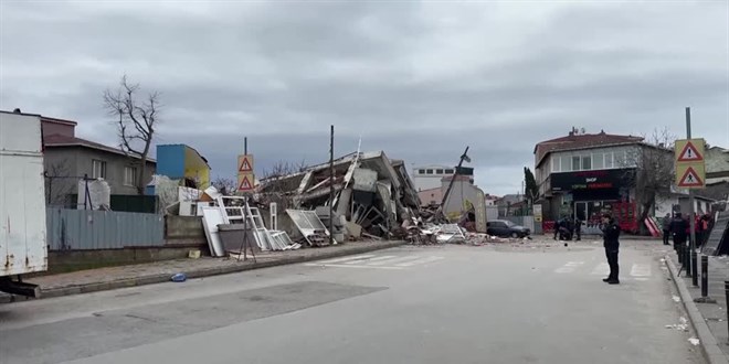 mraniye'de bitiik haldeki iki bina kt