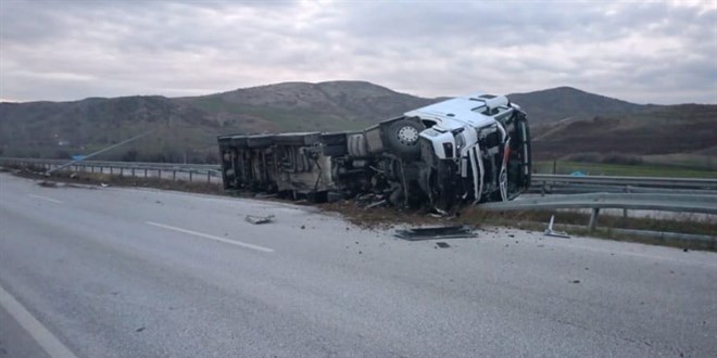 Tankerin devrilmesi nedeniyle kapanan Samsun-Ankara kara yolu ald