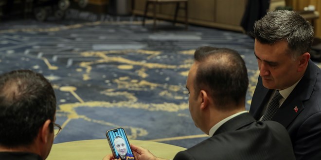 Bakan Kacır, ilk Türk astronot Alper Gezeravcı ile telefonla görüştü