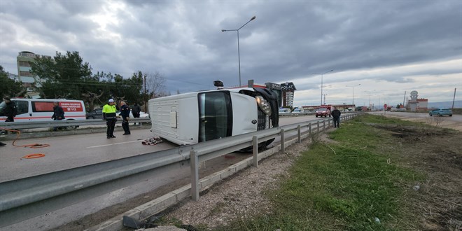 Amasya'da devrilen minibüsün sürücüsü hayatını kaybetti