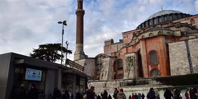 Ayasofya'da yeni dzenleme ile giri younluu azald